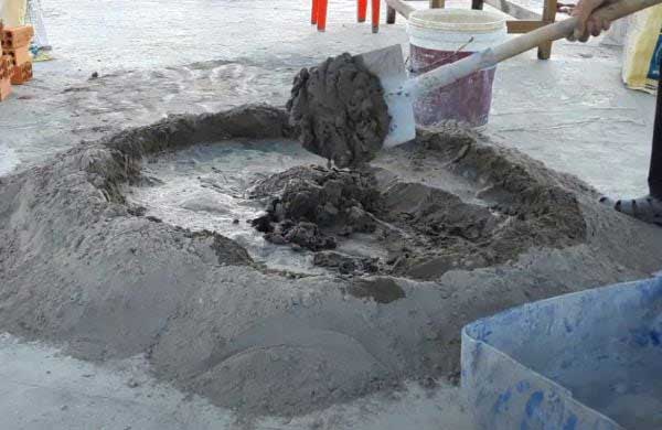 Cách trộn xi măng thủ công tiêu chuẩn