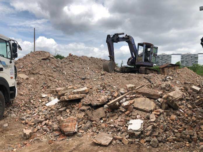 Ứng dụng thực tế của xà bần trong san lấp mặt bằng